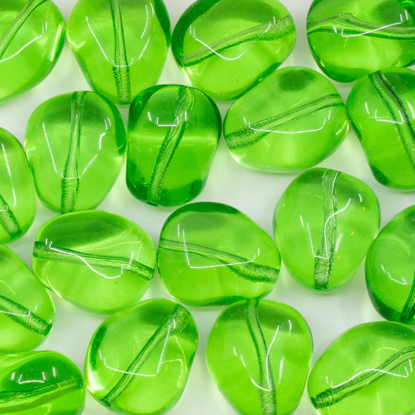 OUTLET 250克/50克压制珠,16 x 14毫米,透明绿色(50510),玻璃,捷克共和国