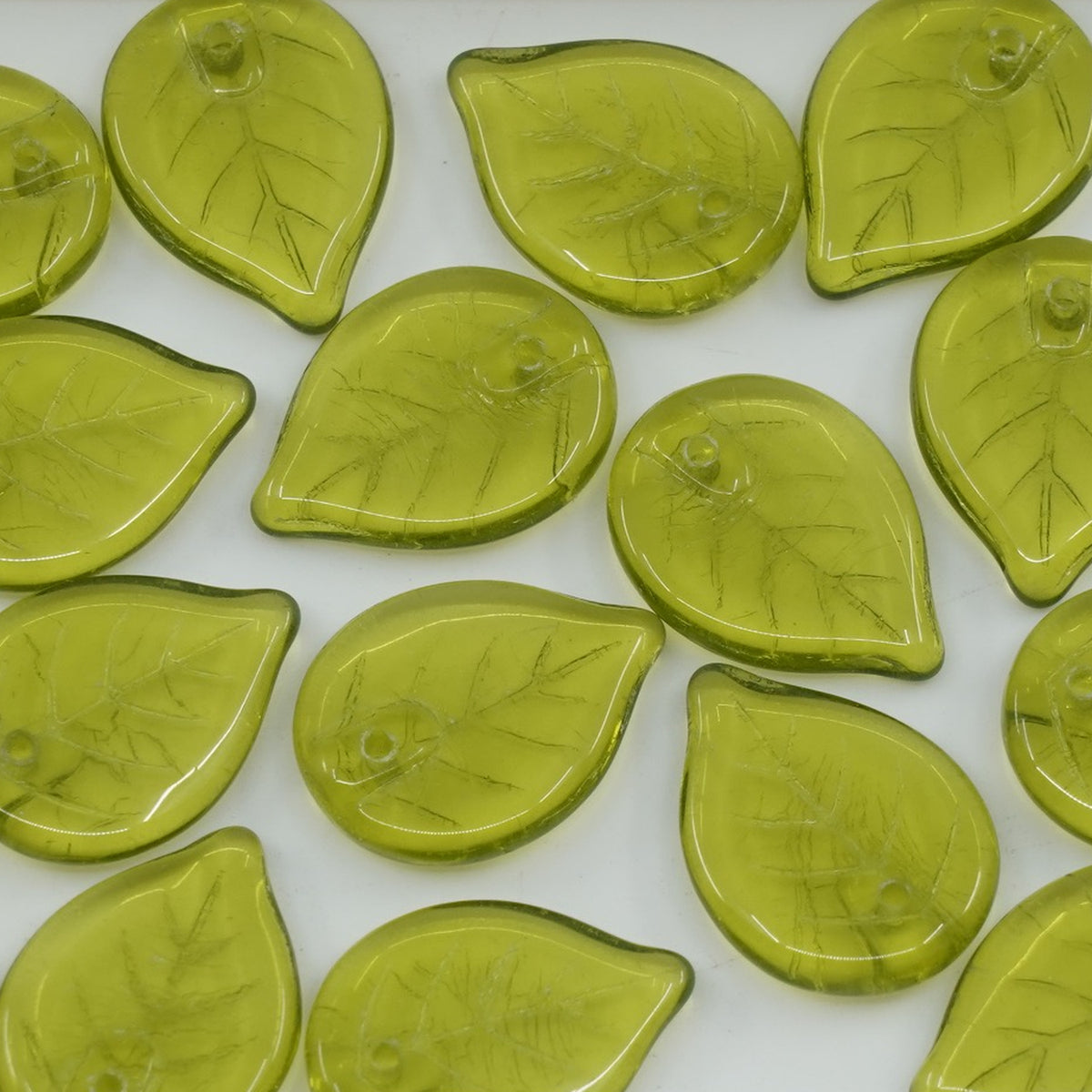OUTLET 250g/50g Apple Leaf Beads, 18 x 13 mm, Transparent Green (50230), Glass, Czech Republic
