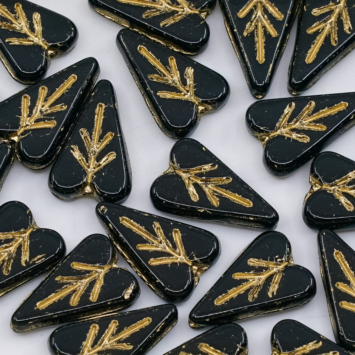 OUTLET 250g/50g Heart Leaf Bead, 16 x 11 mm, Black Gold Lined (23980-54302), Glass, Czech Republic
