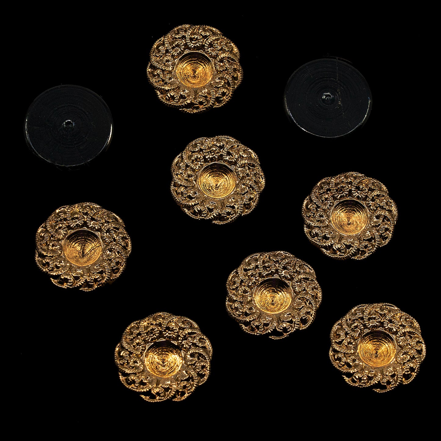 OUTLET 1pc Czech Glass Handmade Cabochon (no Shank), Size 8 (18 mm), with Ornament - Black Bronze