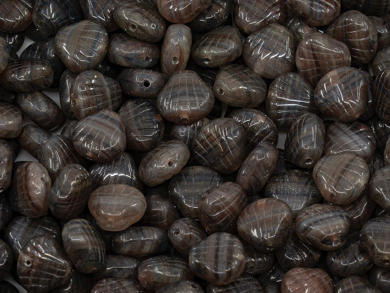 OUTLET Small Flat Shell Beads, 8x7 mm, Glass, Czech Republic