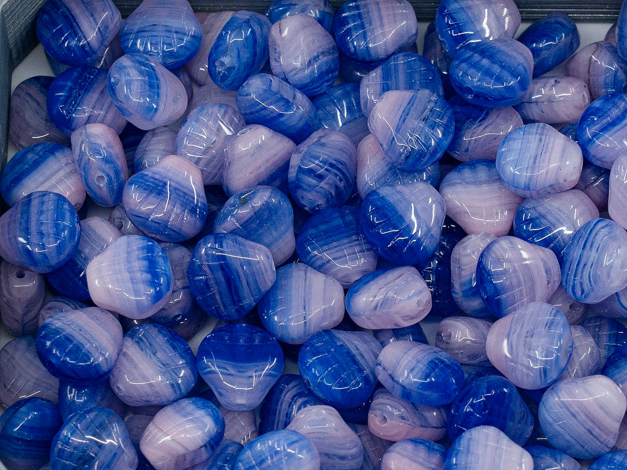 アウトレット 小さなフラットシェルビーズ、8x7 mm、ガラス、チェコ共和国