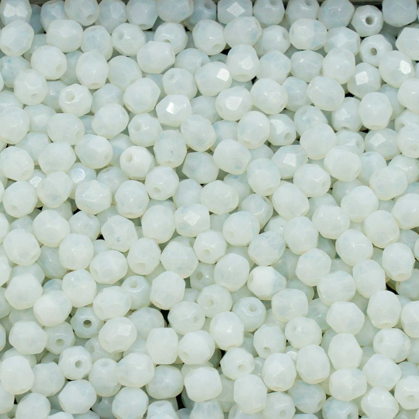 アウトレット ファセットラウンドファイアポリッシュビーズ、4 x 4 mm、パールホワイト(04000)、ガラス、チェコ共和国