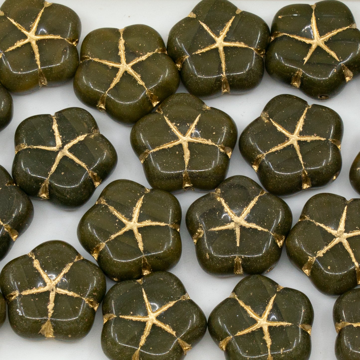 OUTLET 50克 五瓣花压花珠,16 x 16毫米,棕色水晶金边混色(16617-54302),玻璃,捷克共和国