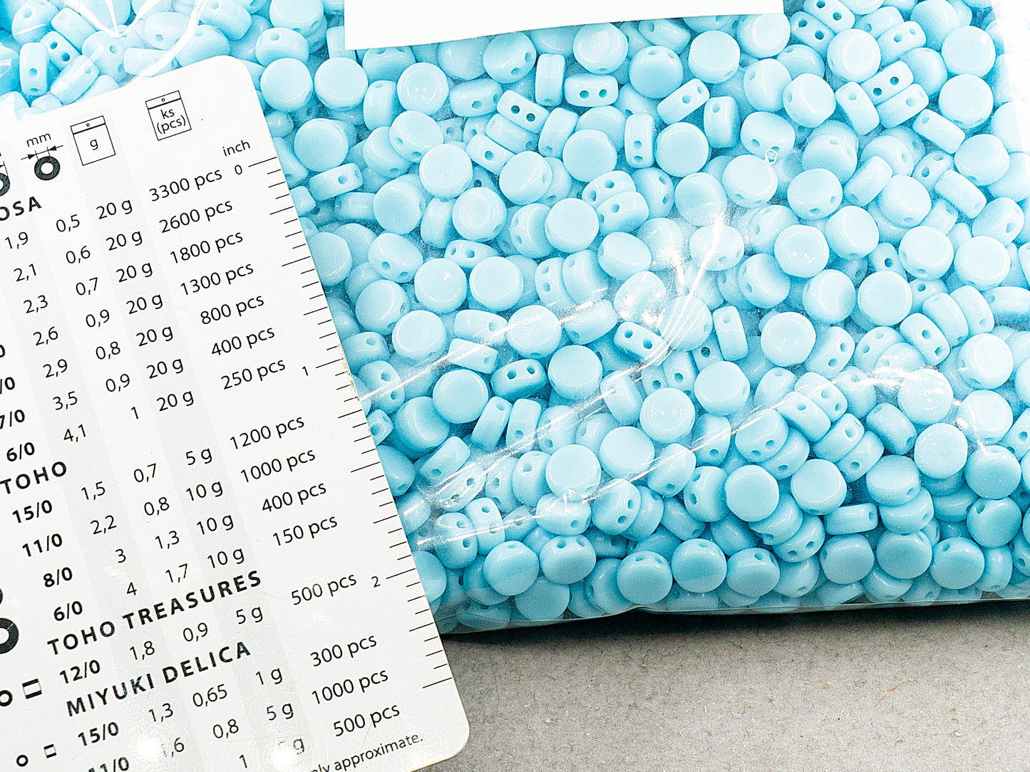 アウトレット 250g ラウンドフラットプレスコイン2穴ビーズ 2d、6 x 6 mm、ブルー (63010)、ガラス、チェコ共和国