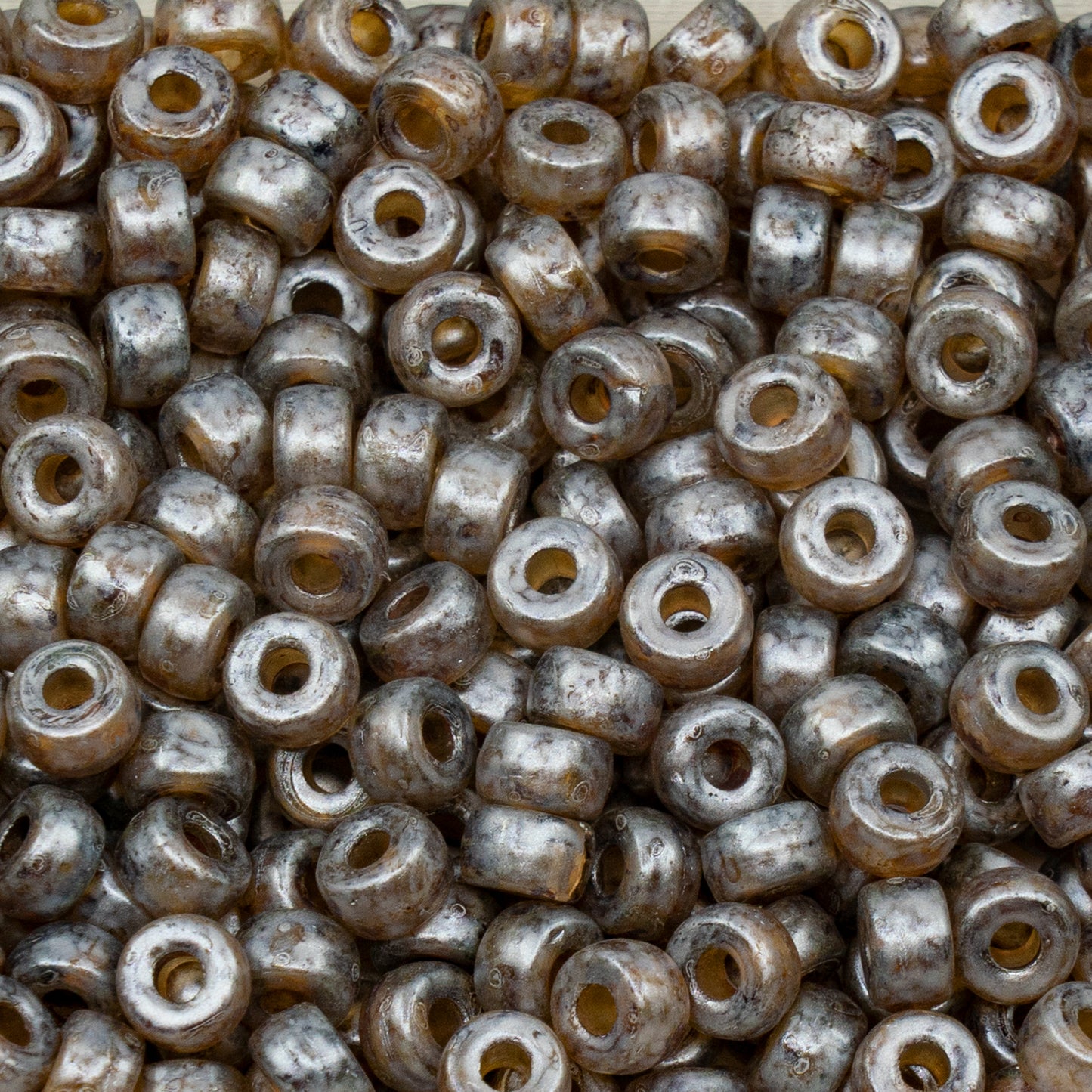 OUTLET 250 克小马贝果珠,大孔,6 x 6 毫米,水晶奶油光泽斑点 (00030-65328),玻璃,捷克共和国