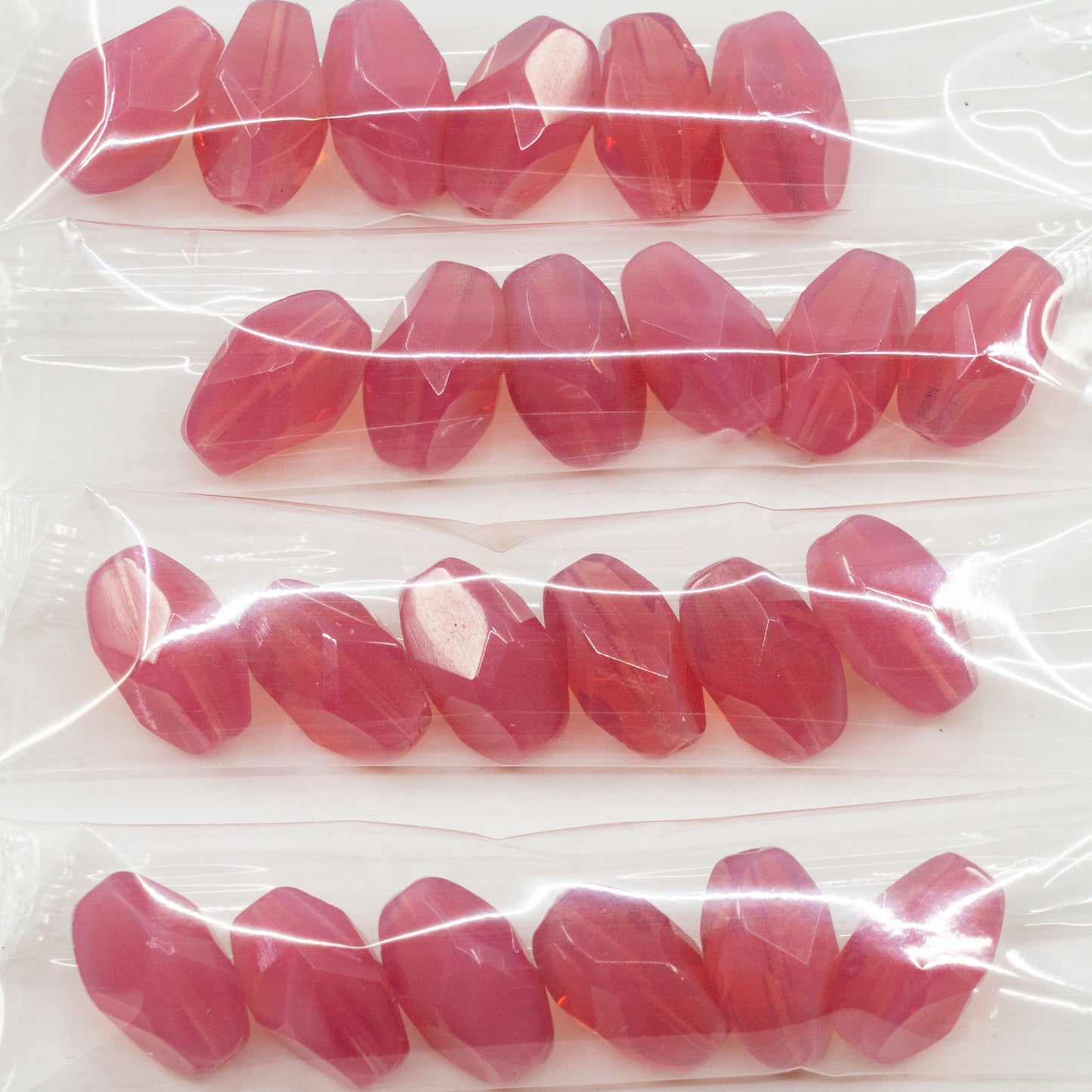 アウトレット 10グラム ファセットスペシャルカットビーズ、15 x 10 mm、オパールピンク(71010)、ガラス、チェコ共和国