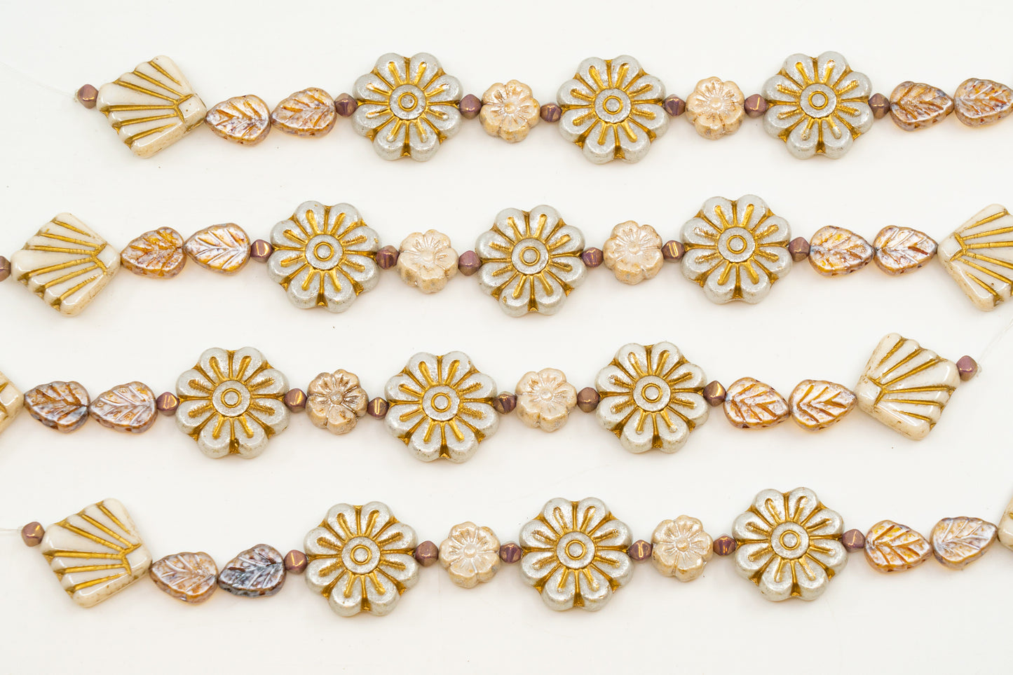 OUTLET 1 pc Stranded Bead Mix strand beige daisy