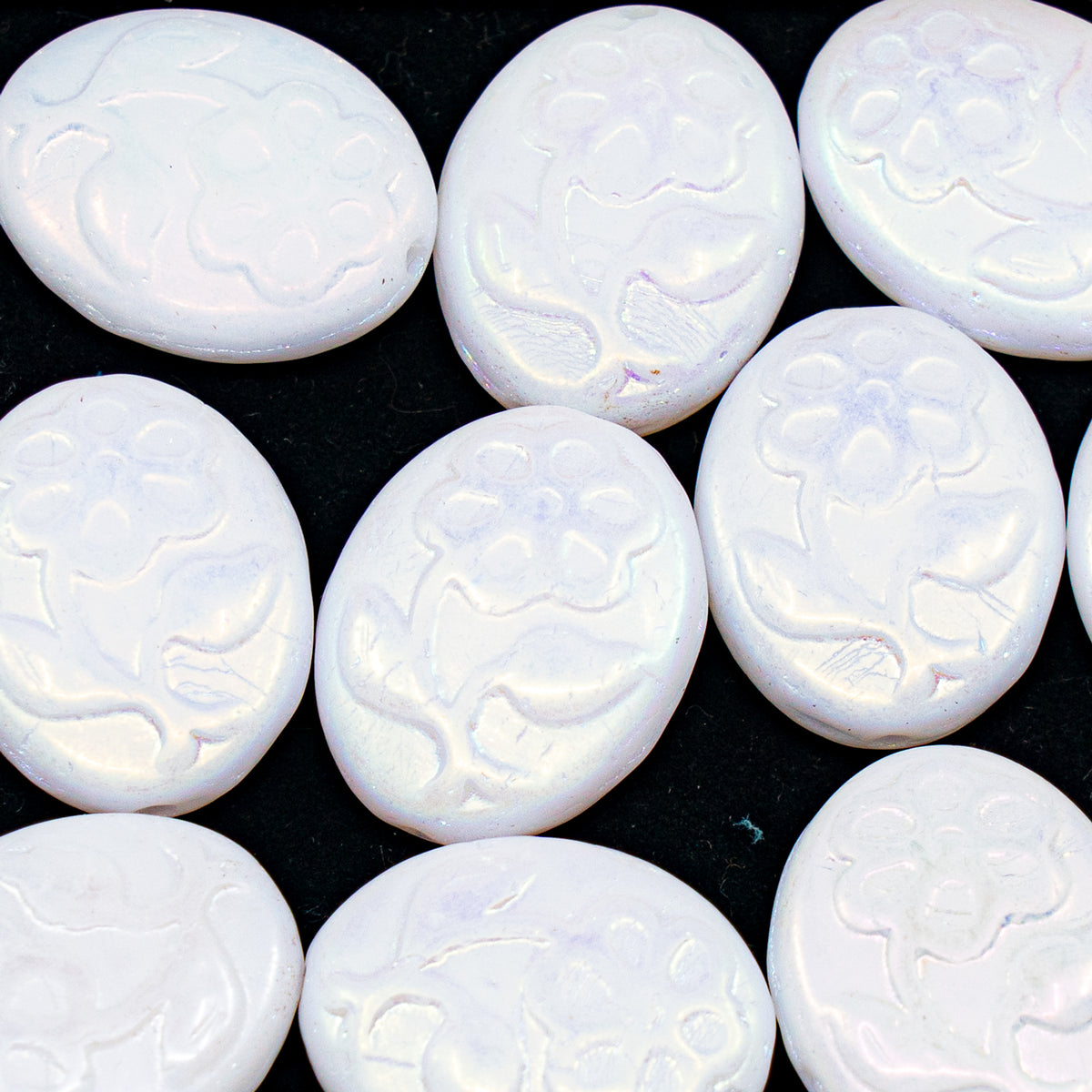 OUTLET 10 grams Oval With Flower Beads, 21 x 16 mm, White Ab Full (2X Side) (02010-28703), Glass, Czech Republic