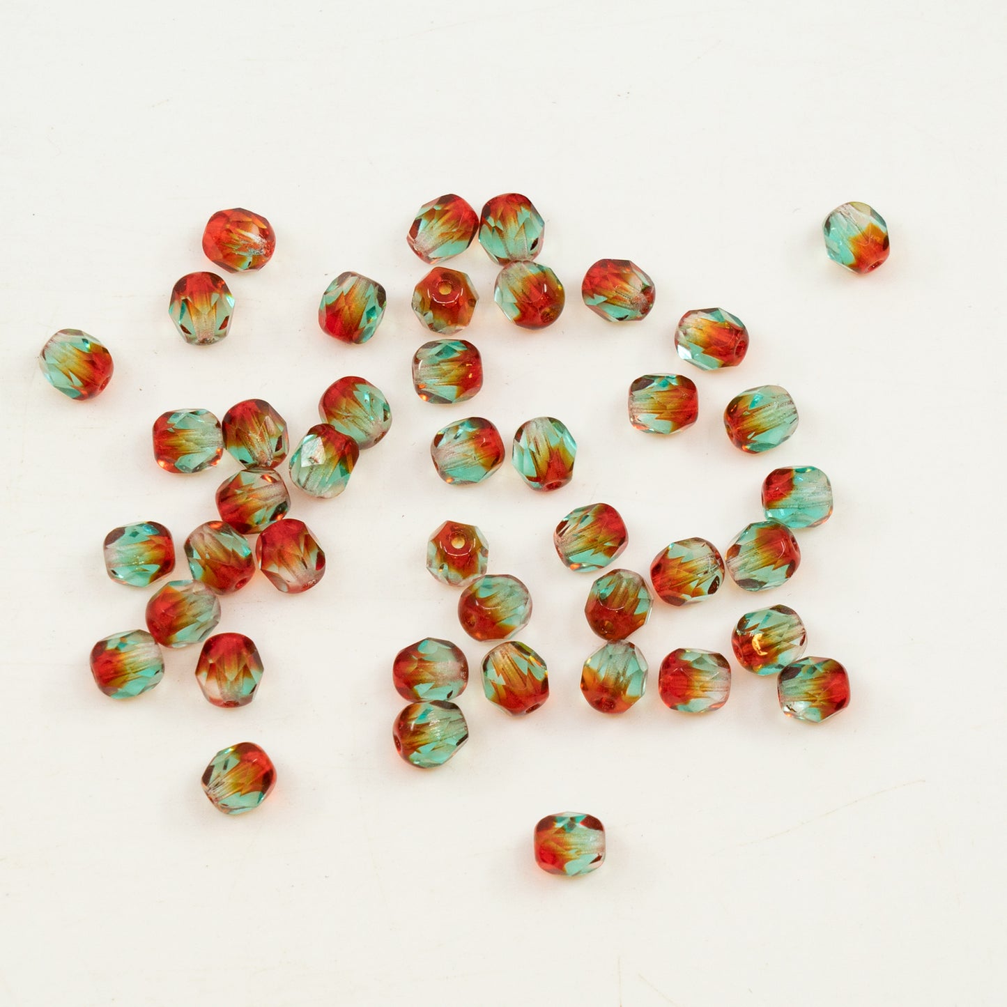 アウトレット 10グラム ファセットラウンドファイアポリッシュビーズ、ルビーレッド透明アクア(90080-60020)、ガラス、チェコ共和国