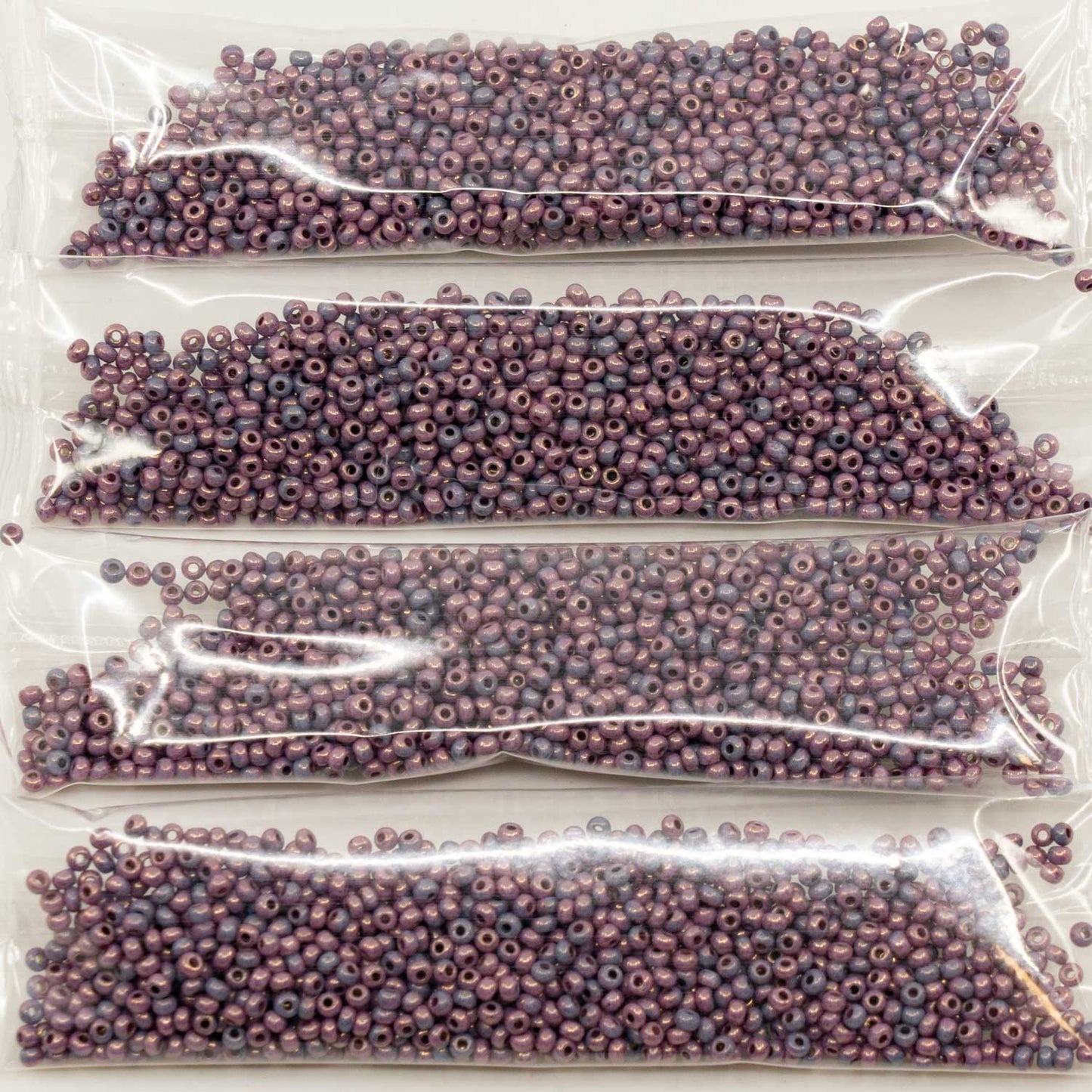 アウトレット 10グラム プレシオサ オルネラ シードビーズ コーティング、11/0、ホワイトチョーク ラスター バイオレット フルコーティング (-03050-14496)、ガラス、チェコ共和国