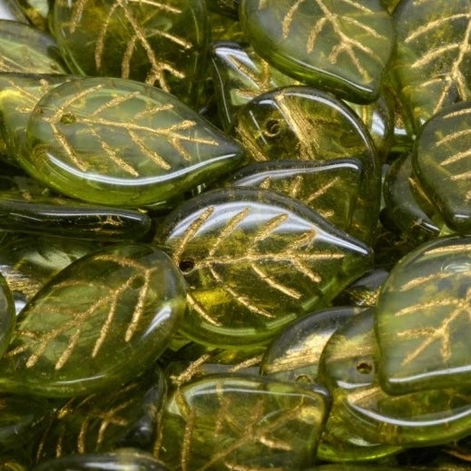 OUTLET 250g/50g Apple Leaf Beads, 18 x 13 mm, Transparent Green Gold Lined (50220-54302), Glass, Czech Republic