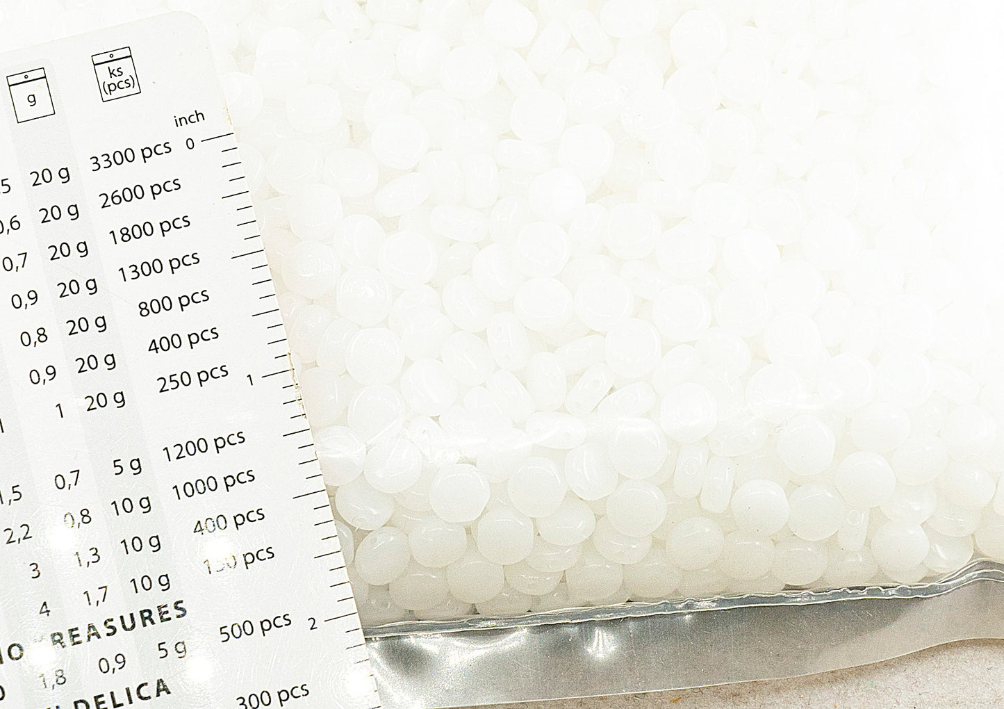 アウトレット 250g ラウンドプレスドドラックビーズ、6 x 6 mm、ホワイトオパール(02020-)、ガラス、チェコ共和国