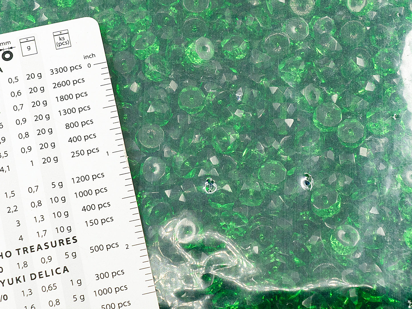 アウトレット 250g ファセット加工 ファイアポリッシュ ロンデルビーズ 8 x 4 mm 透明グリーンエメラルド (50720) ガラス チェコ共和国