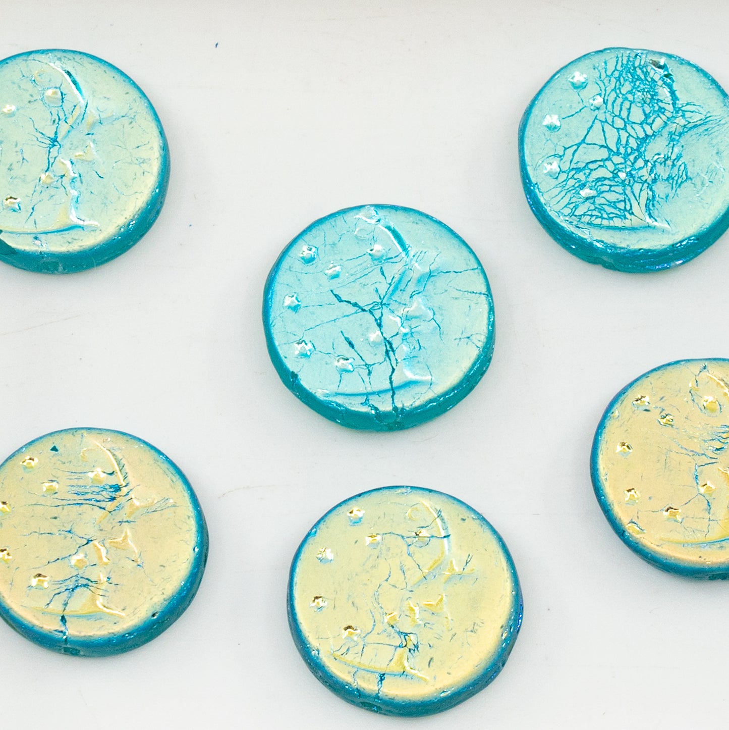 アウトレット 10グラム プレスビーズ、16 x 16 mm、透明アクアAb(60130-28701)、ガラス、チェコ共和国