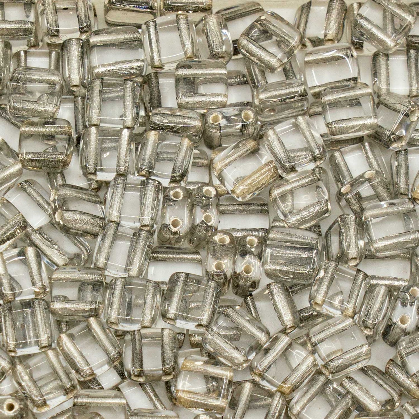 アウトレット 250g 2穴プレスタイルビーズ、6 x 6 mm、クリスタルシルバーライン(00030-81800)、ガラス、チェコ共和国