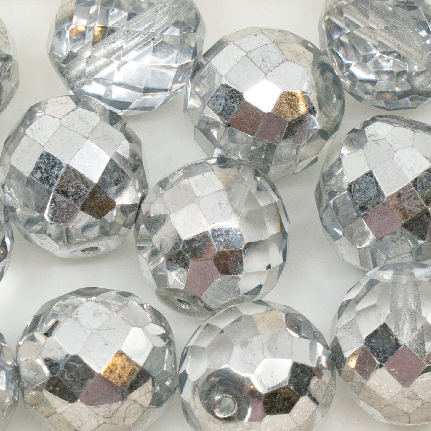 アウトレット 10グラム ファセットラウンドファイアポリッシュビーズ、18 x 18 mm、クリスタルクリスタルシルバーハーフコーティング(00030-27001)、ガラス、チェコ共和国