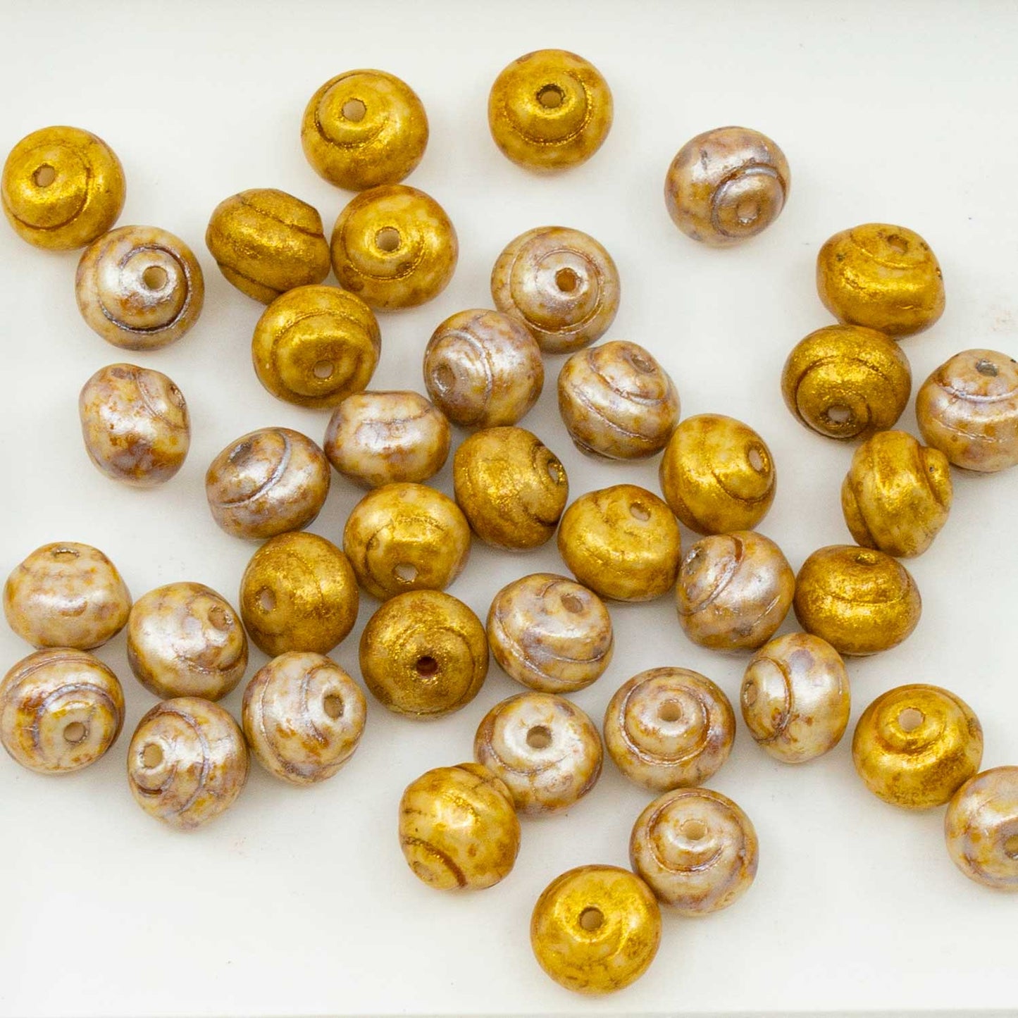 OUTLET 10 克圆形蜗牛珠,6 x 6 毫米,白金混色(02010-gold-mix),玻璃,捷克共和国