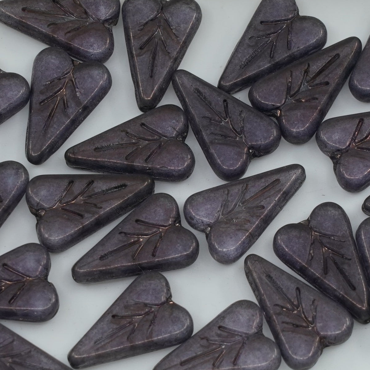 OUTLET 250g/50g Heart Leaf Bead, 16 x 11 mm, Crystal Purple (00030-15726), Glass, Czech Republic