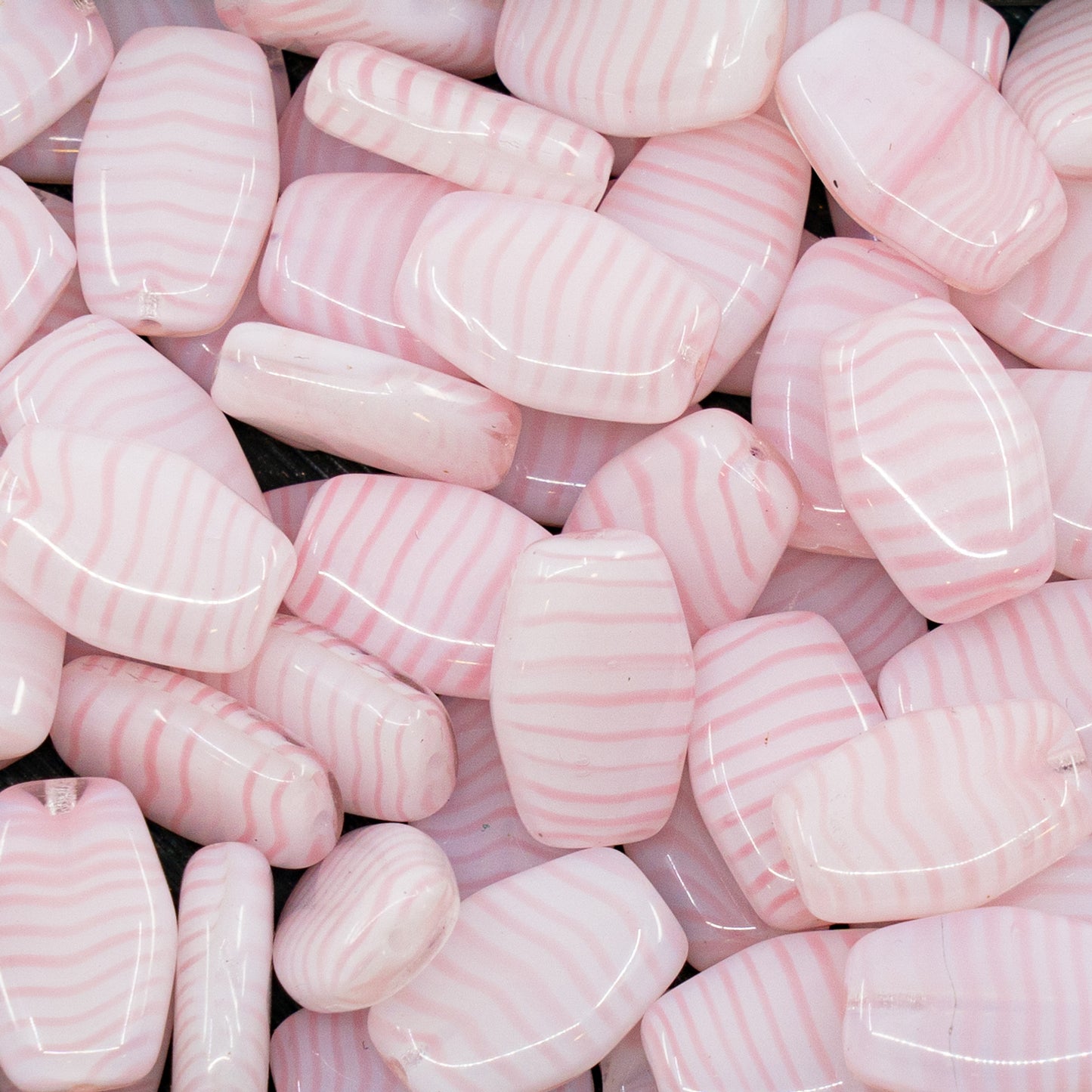 アウトレット 10グラム フラットオーバルビーズ、13 x 9 mm、ピンクストライプ(ピンクストライプ)、ガラス、チェコ共和国