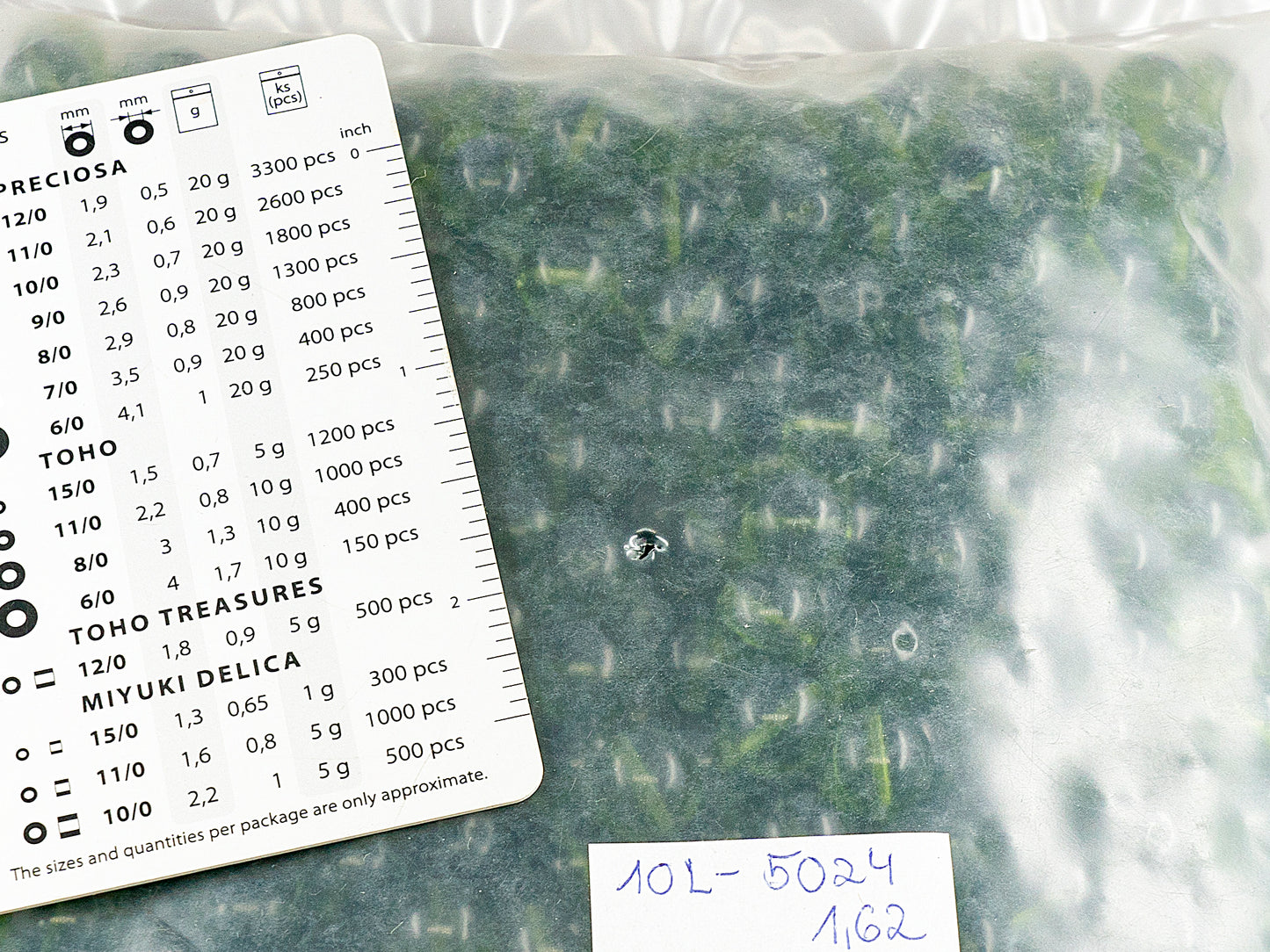 アウトレット 250g ラウンドプレスドドラックビーズ、10 x 10 mm、透明グリーン(50240)、ガラス、チェコ共和国