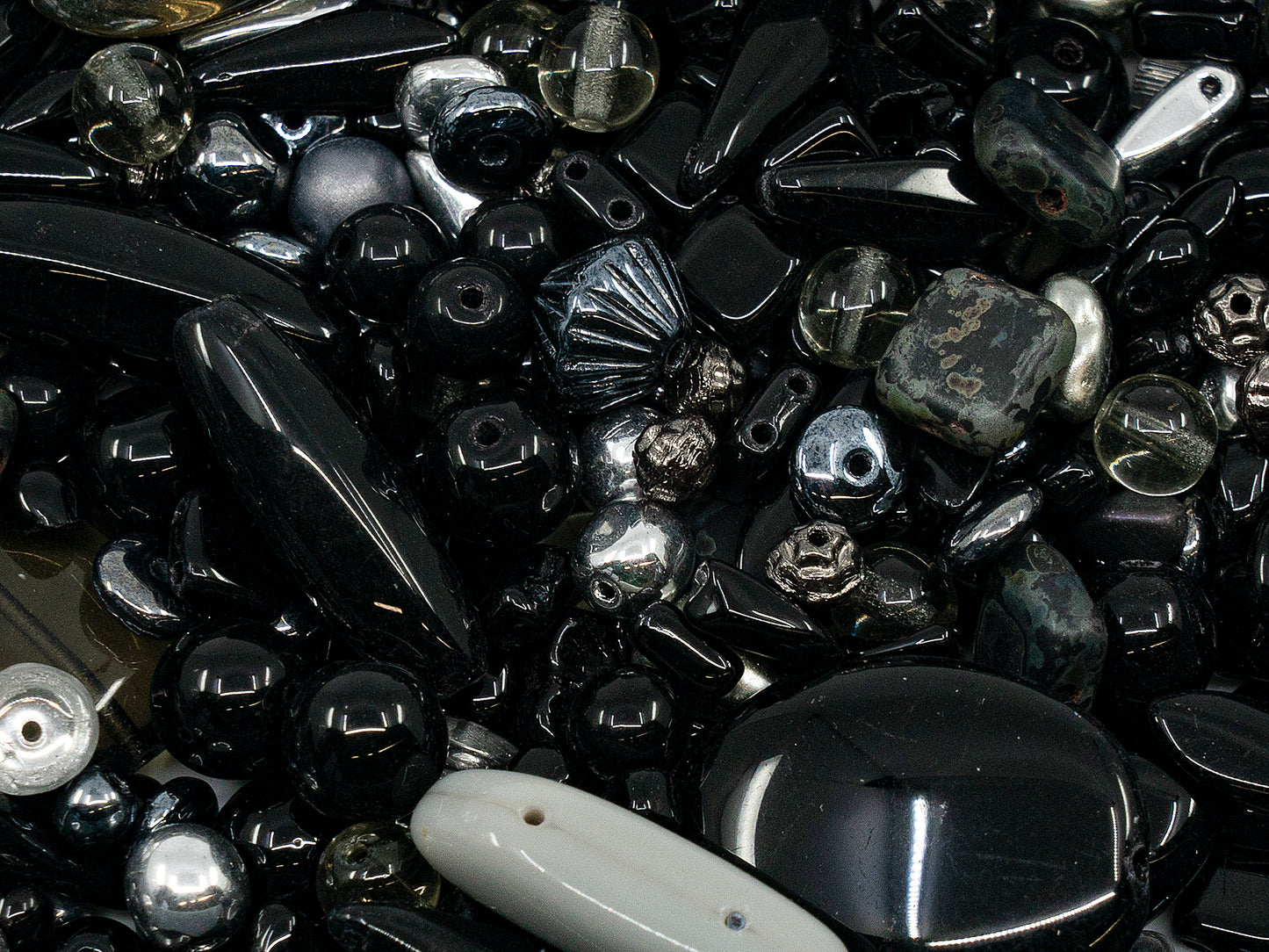 アウトレット チェコボヘミアガラスプレスビーズミックス、mm、ガラス、チェコ共和国