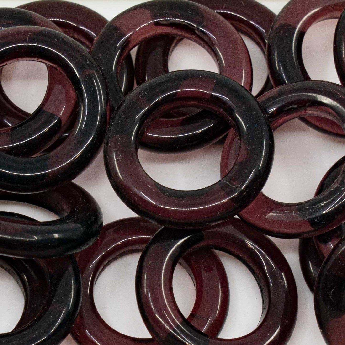 アウトレット フィッシュリング プレスガラスビーズ(Oビーズまたはデミラウンド)、24 x 24 mm、透明アメジスト(20070)、ガラス、チェコ共和国