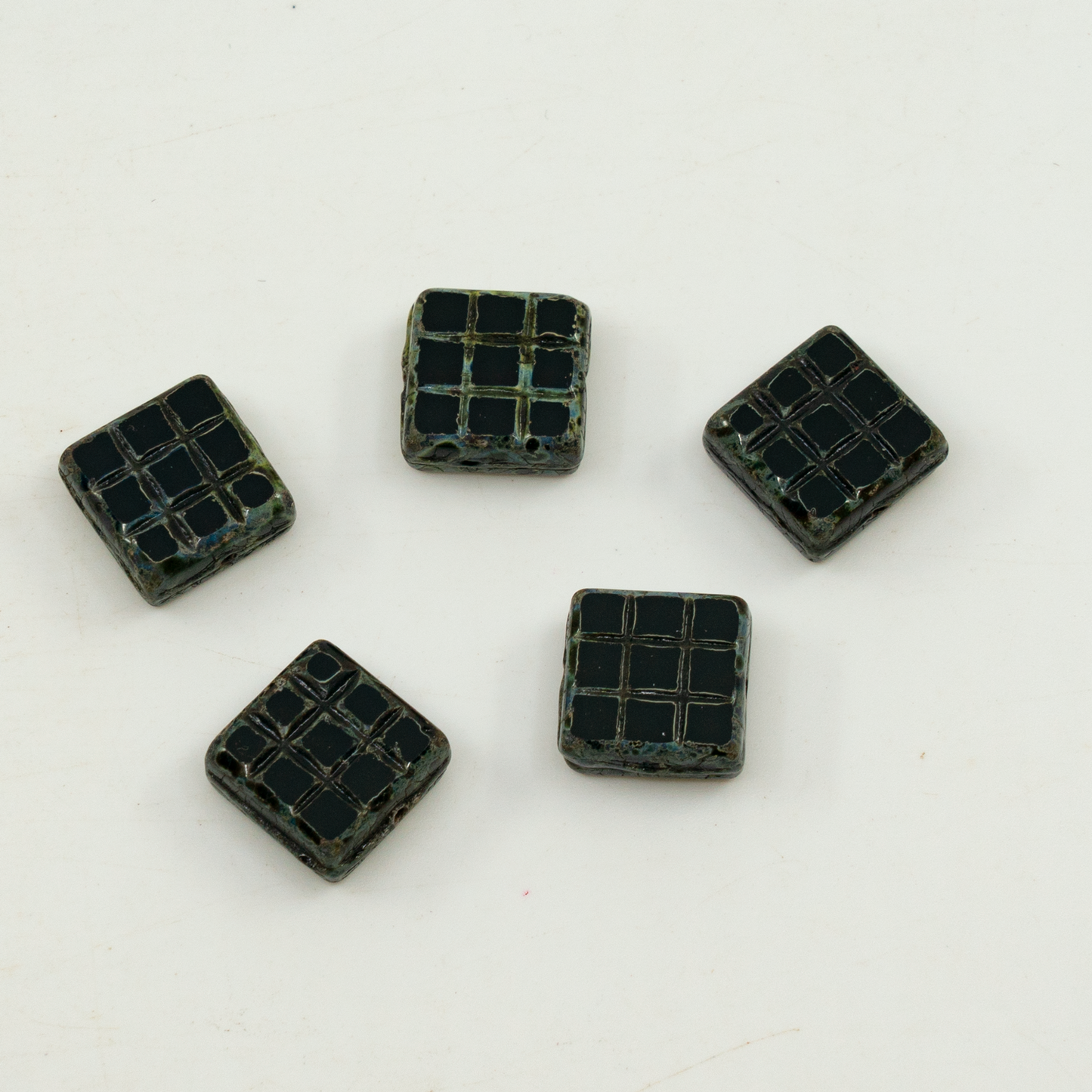 OUTLET 10克方形网格切割珠子,13 x 13毫米,透明紫水晶色,强仿古效果(20080-86805-ANTIQ),玻璃,捷克共和国