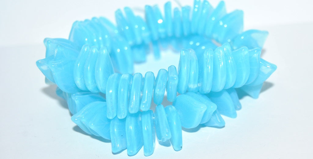 葉っぱのプレスガラスビーズ、オパールアクア(1813-61000C)、ガラス、チェコ共和国~STRANDED