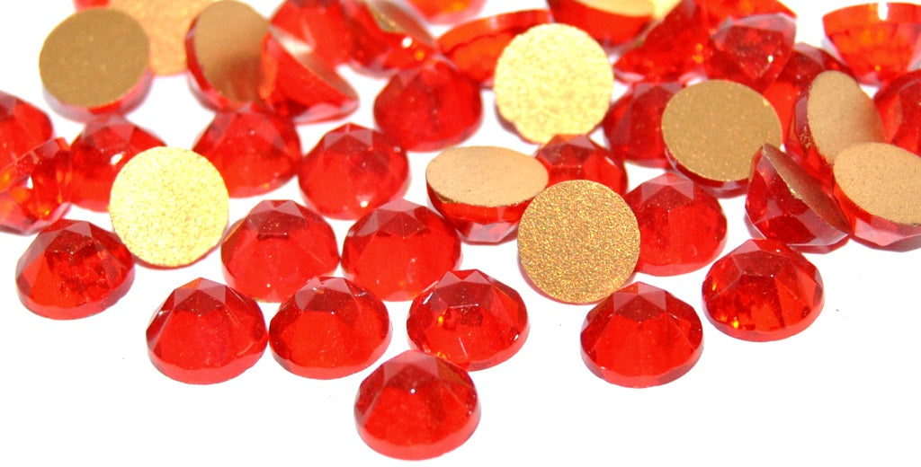 ラウンドフラットバックファセットカボション、サイアムルビー箔加工(サイアムルビー類似)、ガラス、チェコ共和国~STRANDED