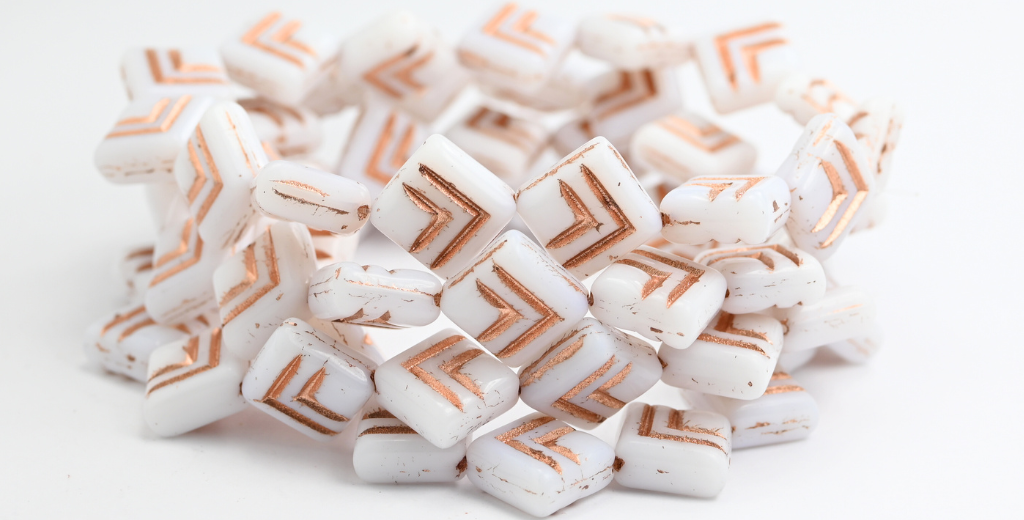 菱形压制玻璃珠,白铜内衬(02010-54200),玻璃,捷克共和国