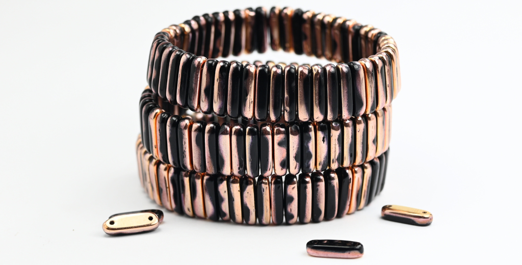 2穴長方形ビーズ、ブラックローズゴールドカプリ(23980-27101)、ガラス、チェコ共和国