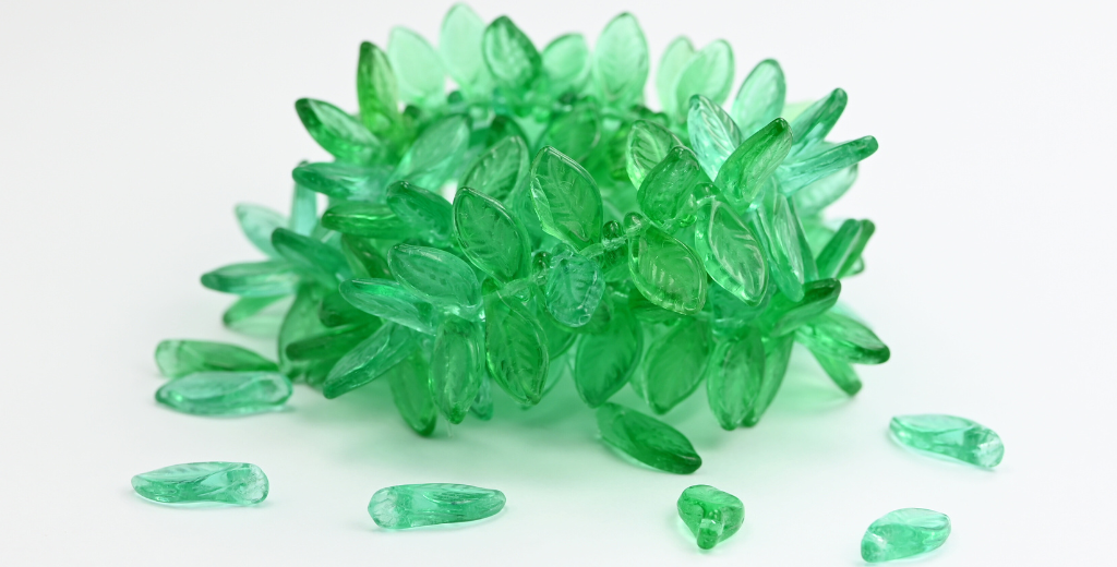 葉っぱのプレスガラスビーズ、透明グリーン(50610)、ガラス、チェコ共和国