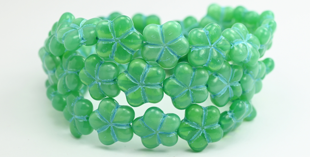 五瓣花压珠,蛋白石浅蓝色内衬 (61100-54308),玻璃,捷克共和国 ~ STRANDED