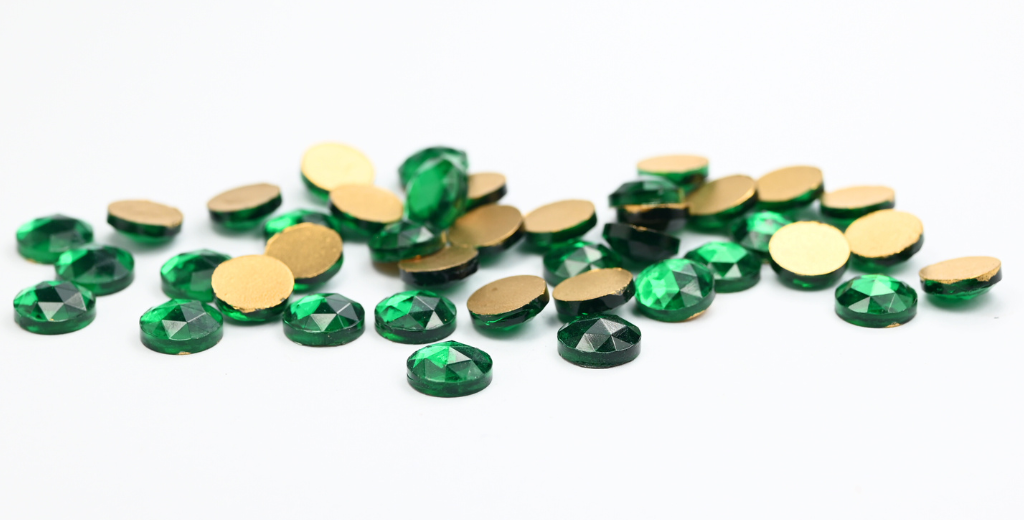 Round Flat Back Cabs, Emerald (EMERALD), Glass, Czech Republic ~ STRANDED