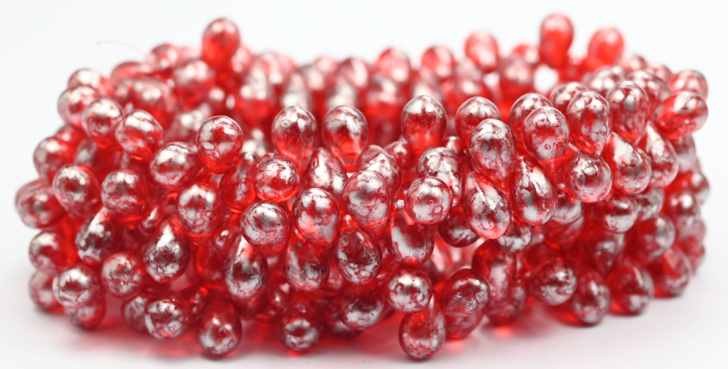 ペアティアドロッププレスガラスビーズ、ルビーレッドシルバースプラッシュ(90080-86700)、ガラス、チェコ共和国〜STRANDED