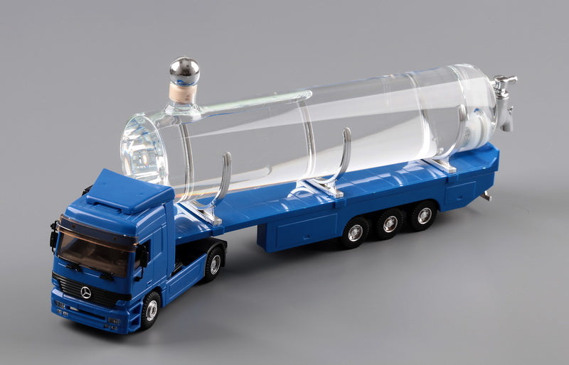 梅赛德斯油罐车 - 带空玻璃瓶的塑料车,玻璃,捷克共和国
