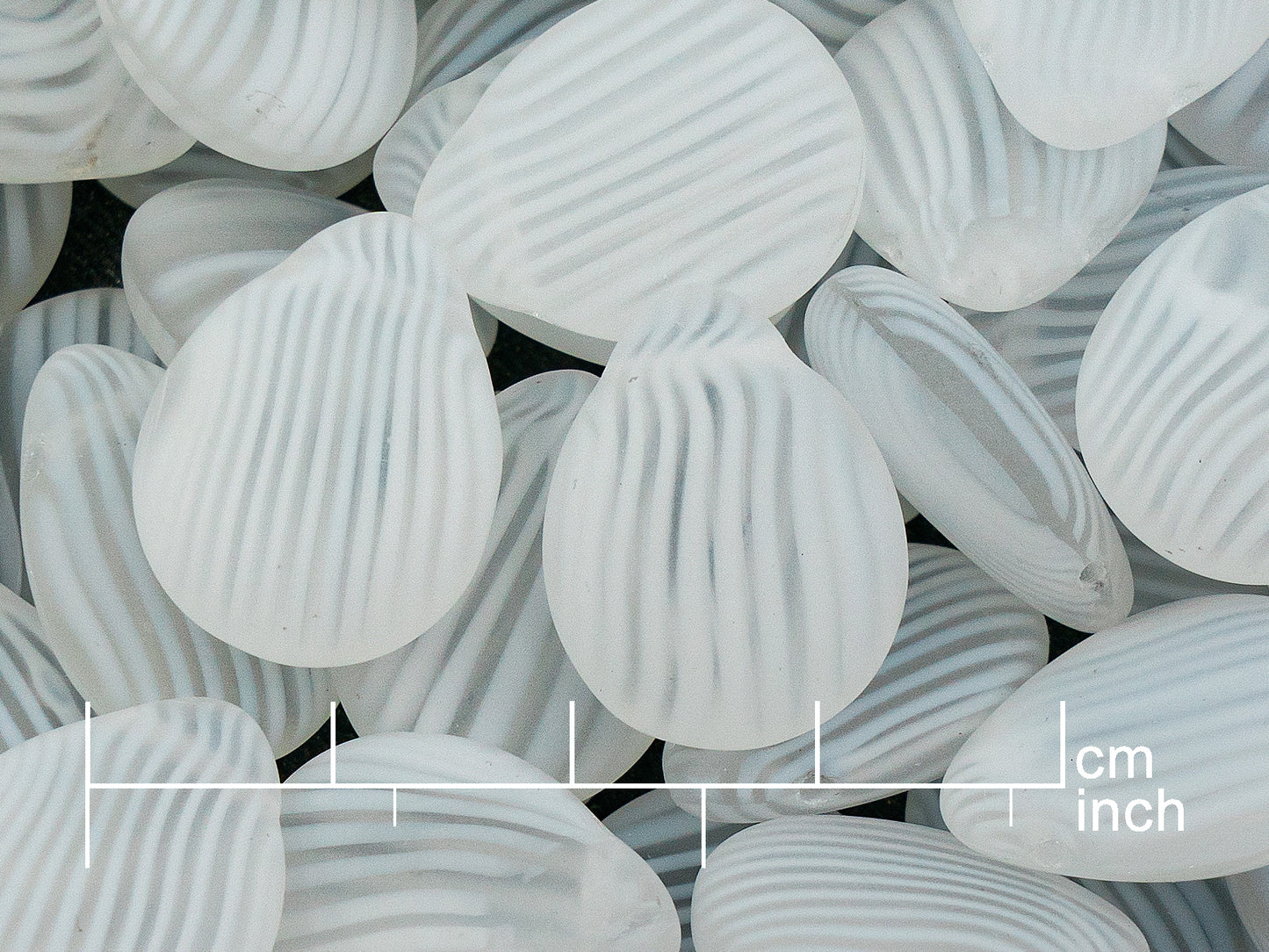 OUTLET 250g Pressed Czech Glass Beads, 16 x 20 mm, 8001 Matte (111-30480-16x20-08001-84110)