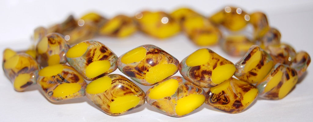 Table Cut Oval Beads With Propeller, 84040 Travertin (84040 86800), Glass, Czech Republic