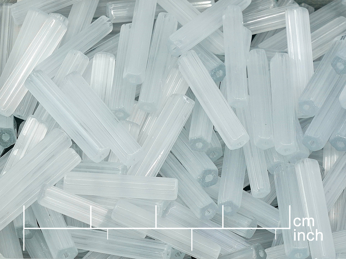 アトラスガラス ヴィンテージ チューブ型ビーズ(サテン ペンタゴン ビューグル)、チェコスロバキア(ATLASKY-25_250g)