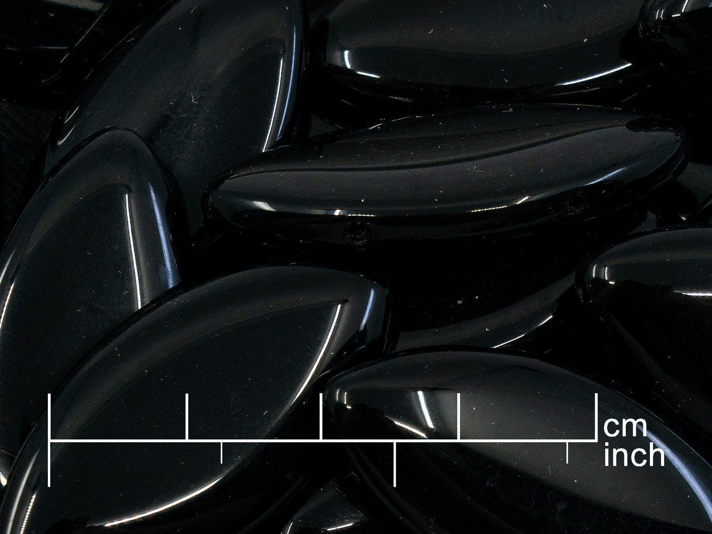 OUTLET 250g Pressed Czech Glass Beads, 18 x 38 mm, Black (111-30522-18x38-23980)