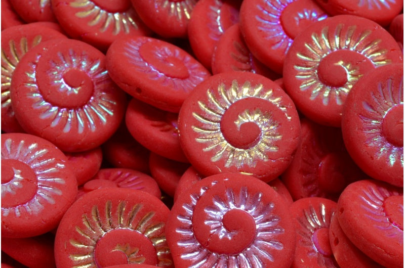 化石シェルビーズ、レッドアブフル(2Xサイド)マット(93180-28703-84100)、ガラス、チェコ共和国