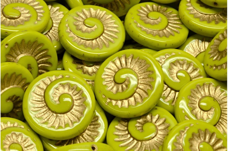 化石貝殻ビーズ、不透明グリーンゴールドライニング(53400-54302)、ガラス、チェコ共和国