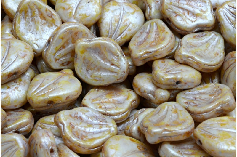 Peony Petal Beads White Cream Luster Spotted (02010-65321), Glass, Czech Republic