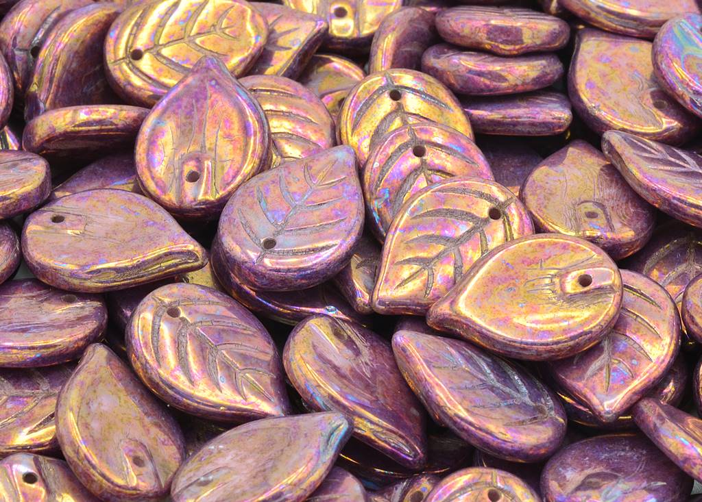 Apple Leaf Beads 18 x 13 mm, Chalk White Vega Iris (3000-15781), Bohemia Crystal Glass, Czechia 11100076