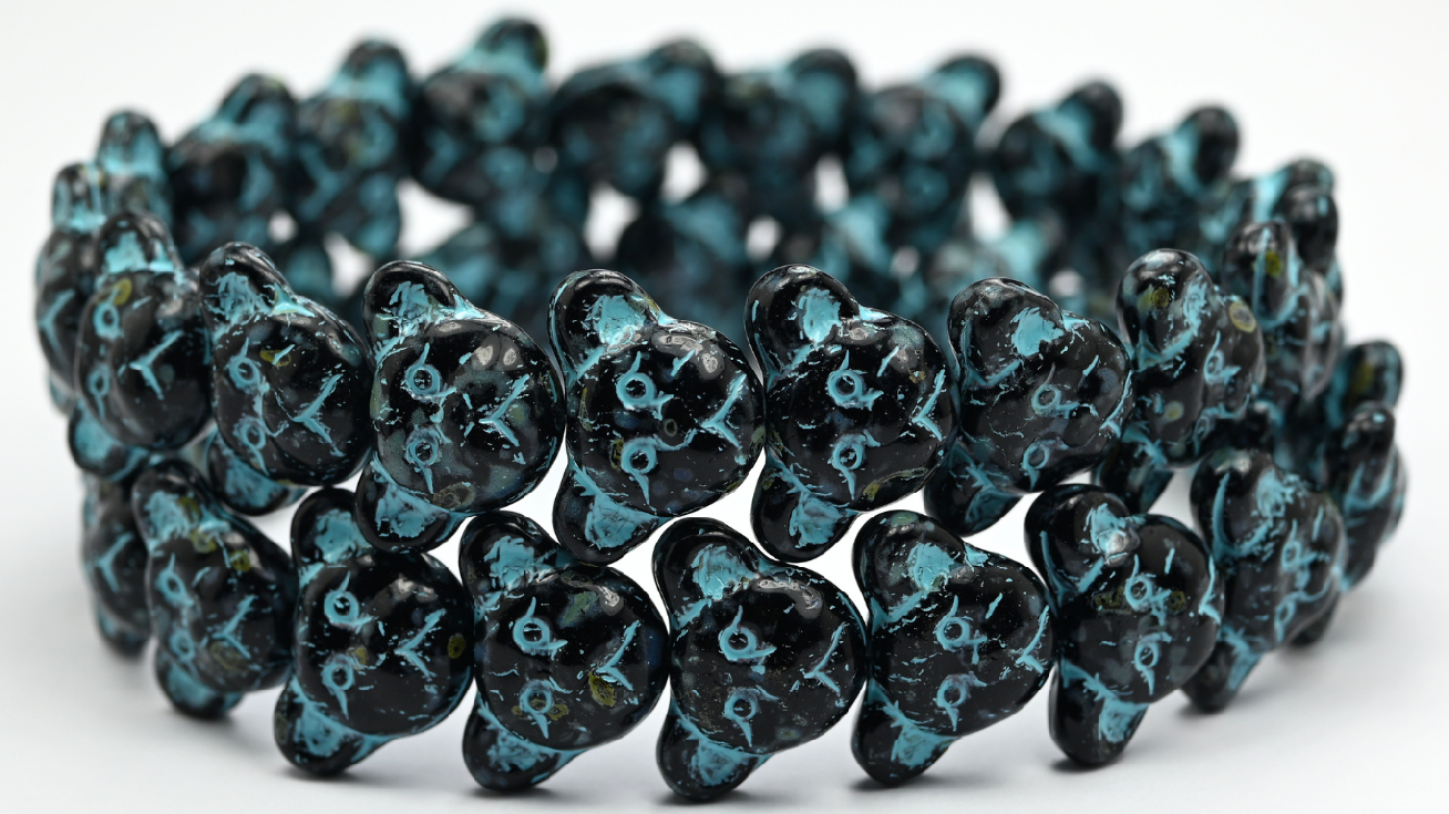Sad Bear Muzzle Beads，黑色洞石浅蓝色内衬 (1419-23980-86-54308)，玻璃，捷克共和国 ~ STRANDED