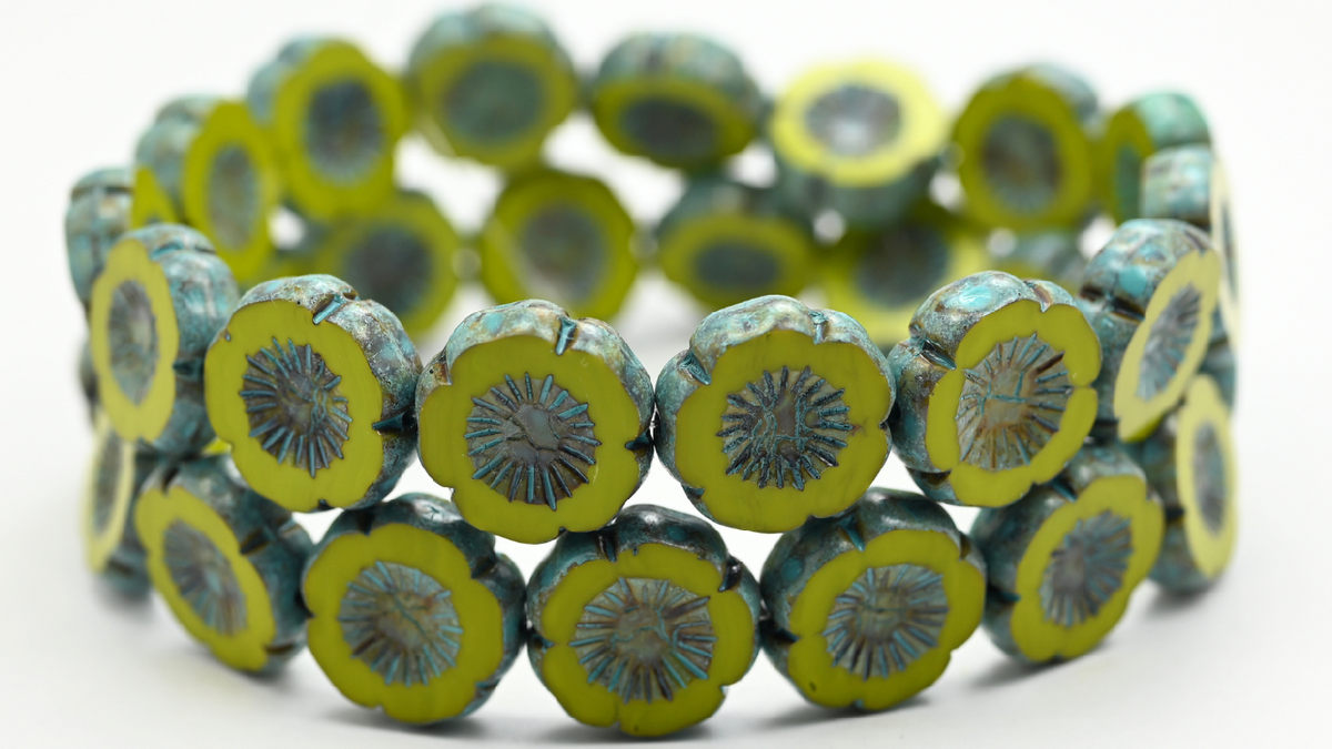 Table Cut Round Beads Hawaii Flowers, Opaque Green Travertin Turqouise Spotted (53400-86-33309), Glass, Czech Republic ~ STRANDED