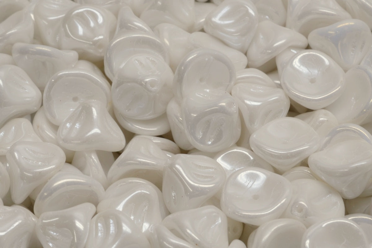 Daylily Flower Beads, White Opal Rainbow Iris (02020-21402), Glass, Czech Republic