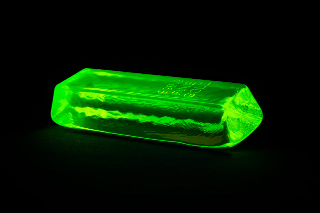 Uranium Glass Gold Bar Statuette – Handmade UV-Reactive Art Figurines, Czech Republic