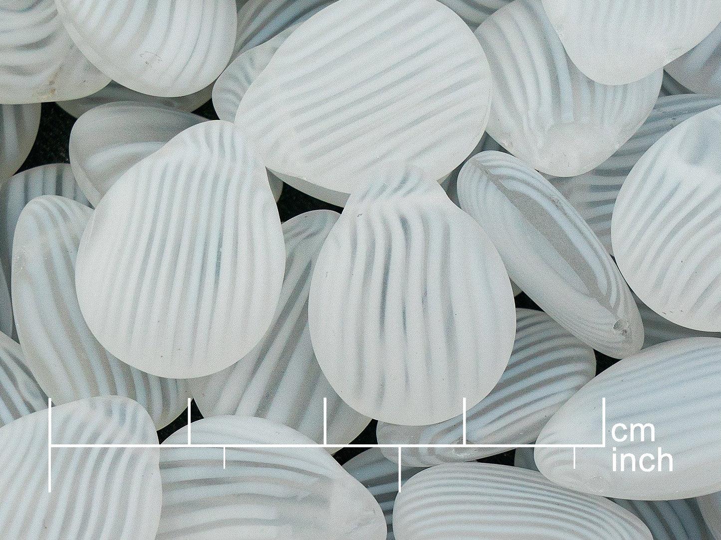 OUTLET 10 grams Flat Teardrop Beads, 16 x 20 mm, 8001 Matte (08001-84110), Glass, Czech Republic